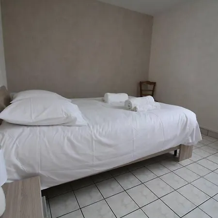 Joli T3 Rénové / Wifi / Grand Parking Appartement